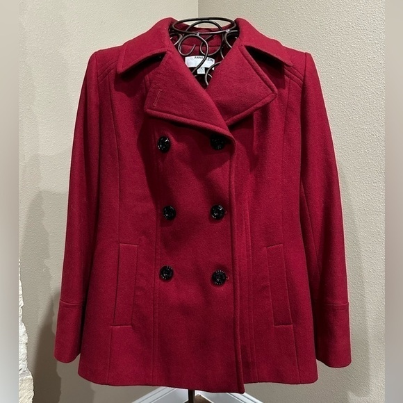 Women’s Anne Klein Burgundy Wool Blend Coat With Black Buttons, EUC! - Picture 1 of 8